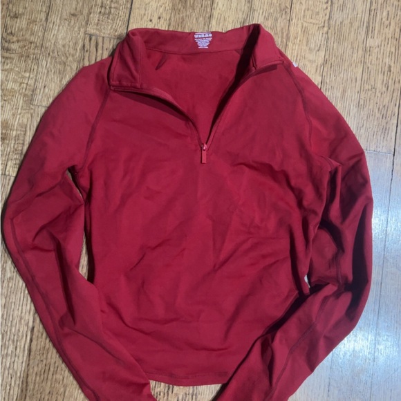 Dfyne Crimson Quarter Zip Top - Picture 2 of 4